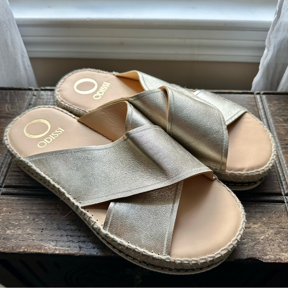 Odissì • Lily‎ Crisscross Leather Espadrille Sandal in Light Gold